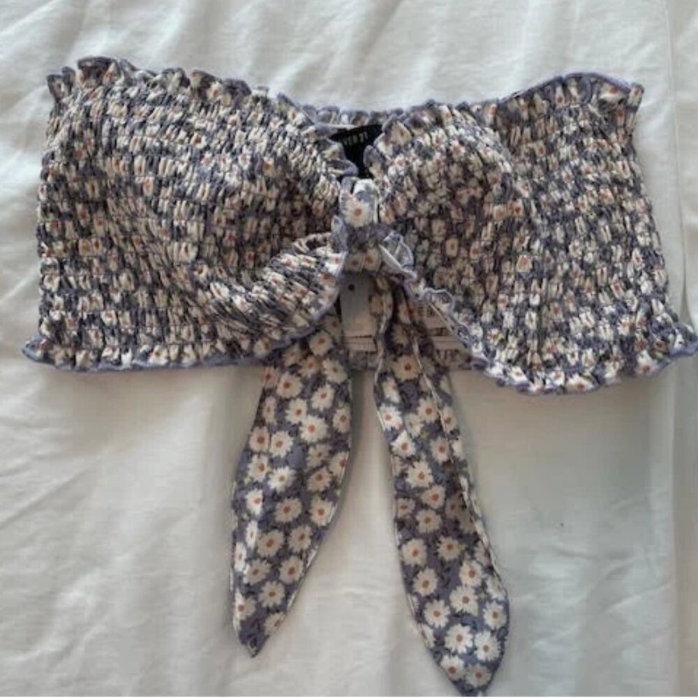 Forever 21 Ditsy Floral Crop Top Size Small blue white multicolored NWT NEW